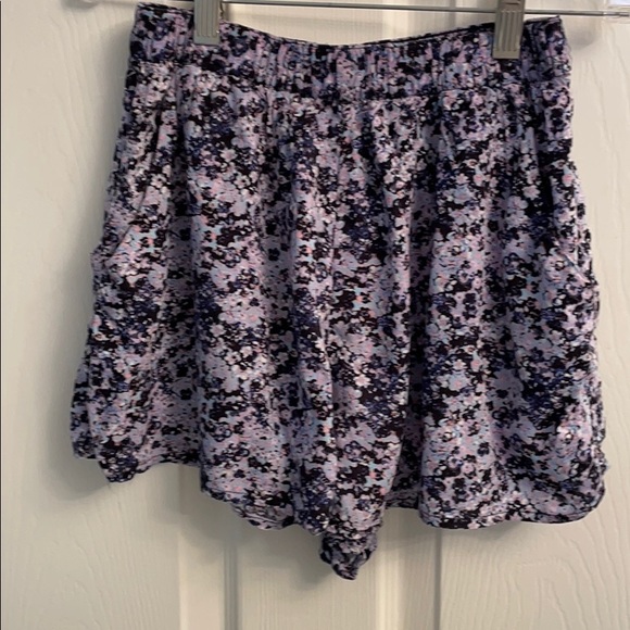Divided Pants - Floral dress shorts size 4